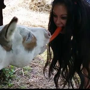 Meet your Posher, Jenn